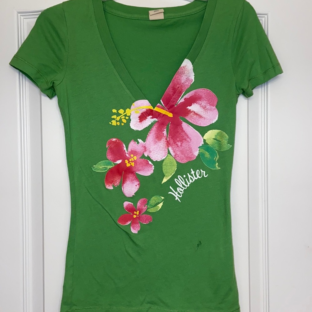 Floral Hollister V Neck